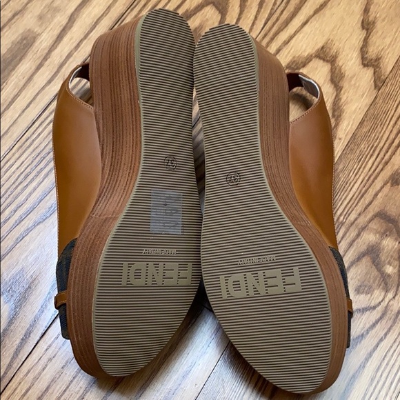 Fendi Zucca slingback platform sandals never worn - Picture 6 of 7